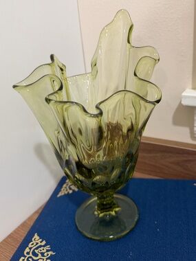 Vintage Fenton Colonial Green Thumbprint Handkerchief Swung Vase